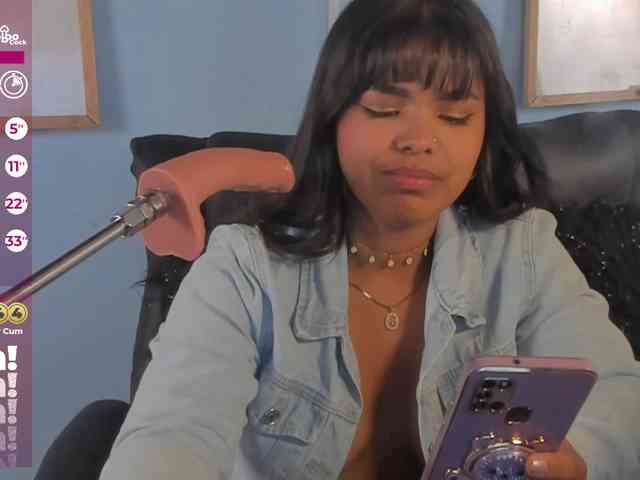 zoe-roux21 webcam