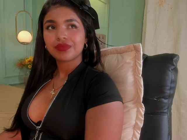 zoe-roux21 webcam
