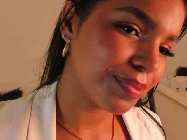 zoe-roux21 webcam