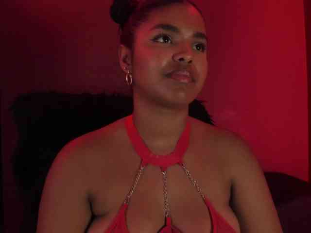 zoe-roux21 webcam
