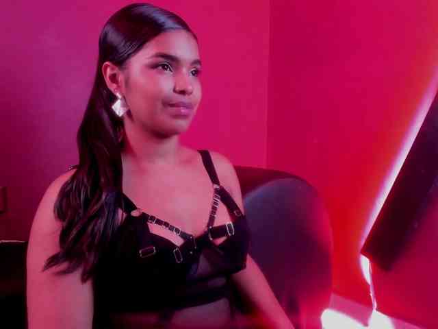 zoe-roux21 webcam