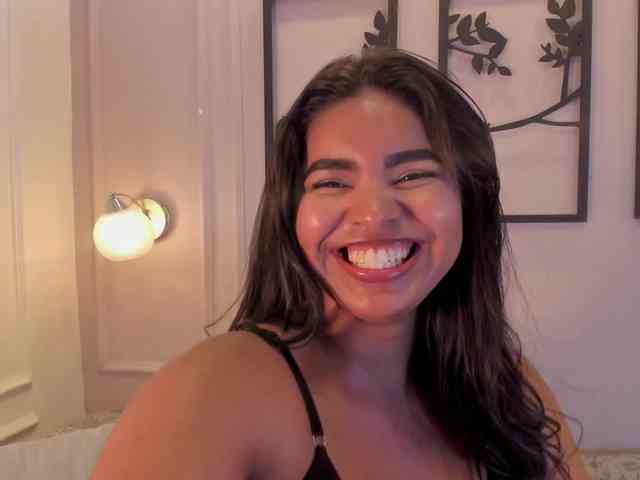 zoe-roux21 webcam