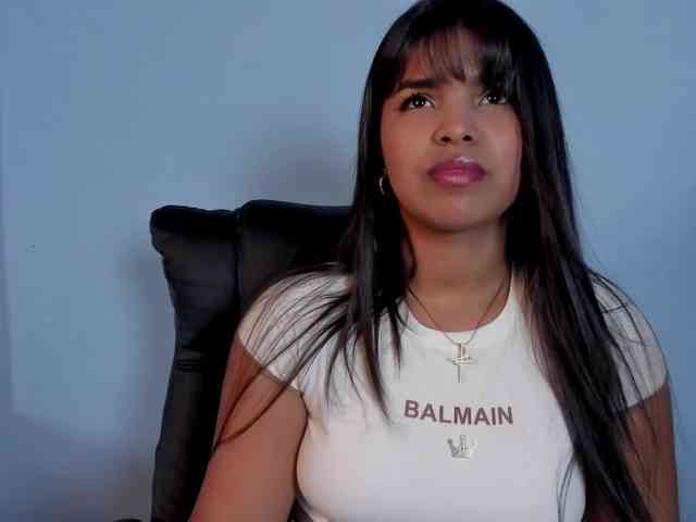 zoe-roux21 webcam