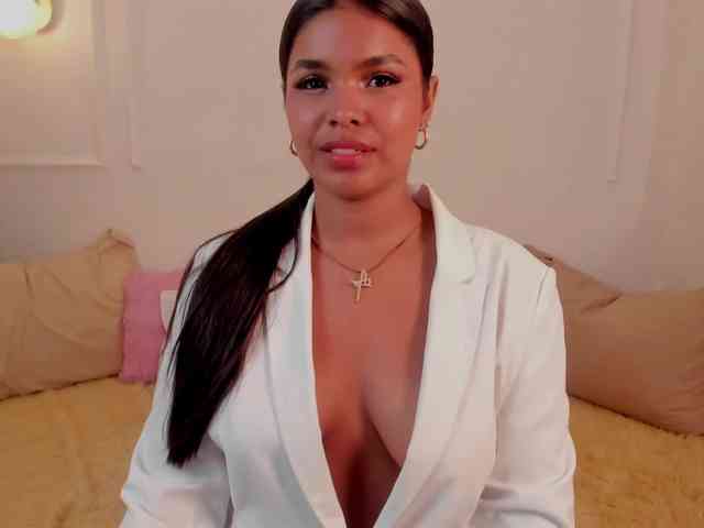 zoe-roux21 webcam