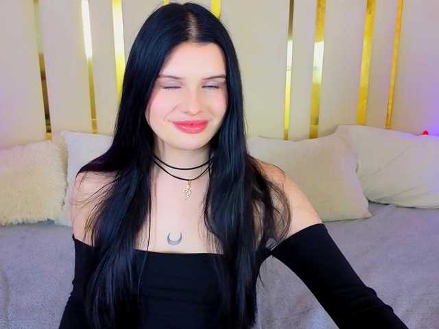 NeylaCharm's BongaCams show and profile