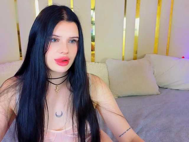 NeylaCharm's BongaCams show and profile