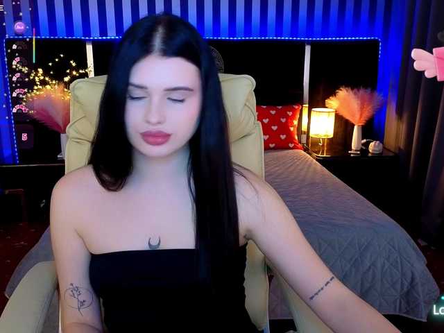 NeylaCharm's BongaCams show and profile