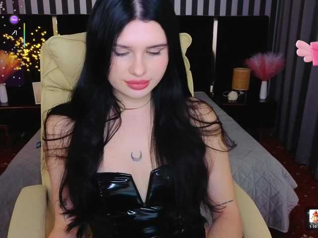 NeylaCharm's BongaCams show and profile