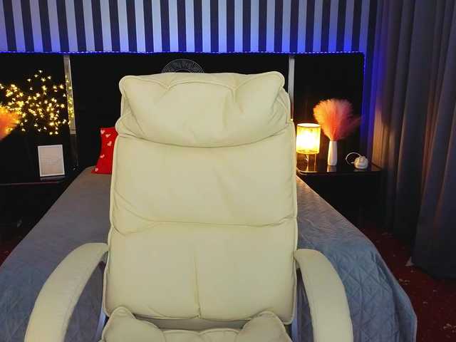 NeylaCharm's BongaCams show and profile