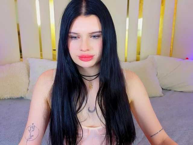 NeylaCharm's BongaCams show and profile