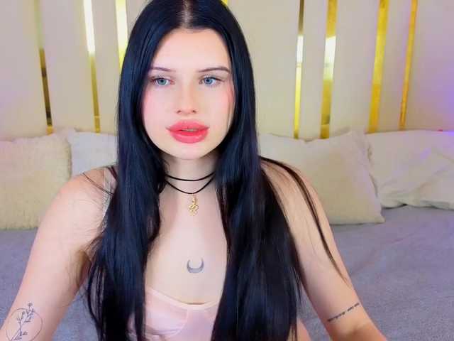 NeylaCharm's BongaCams show and profile
