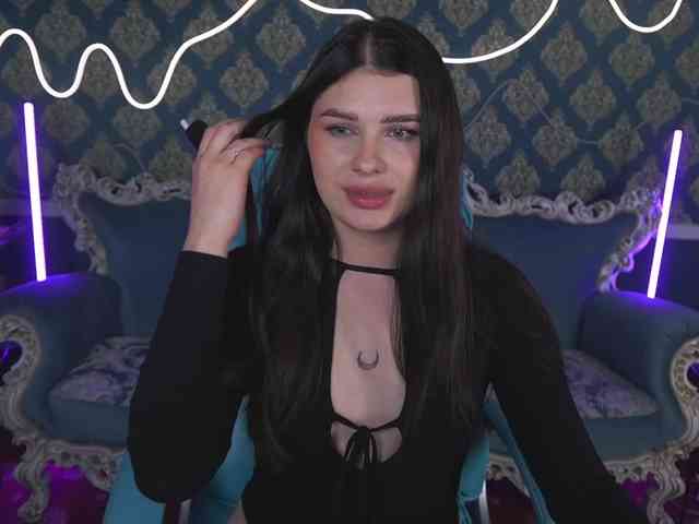 NeylaCharm webcam