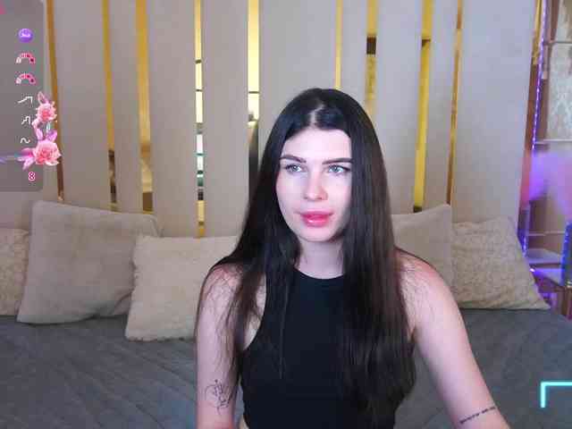 NeylaCharm webcam