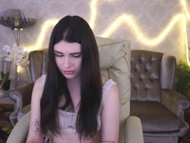 NeylaCharm webcam