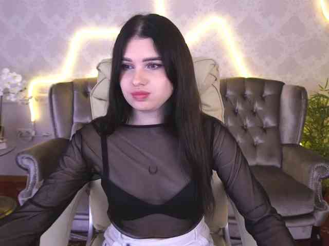 chatting online NeylaCharm