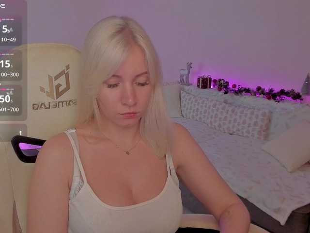 Mira-'s BongaCams show and profile