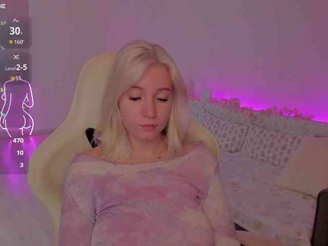 Mira-'s webcam live show
