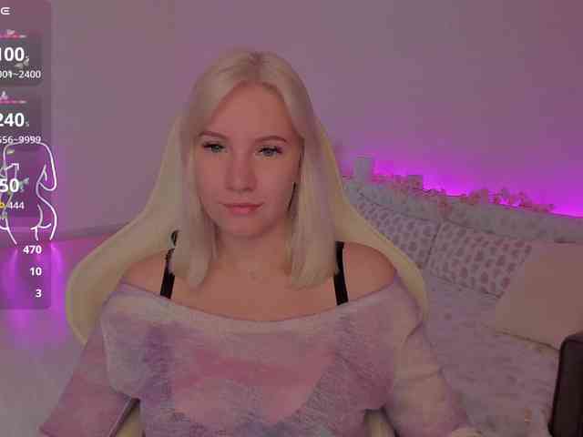 Mira-'s webcam live show