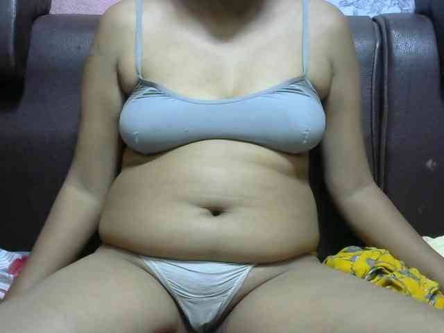 Lutricia Live Webcam on BongaCams