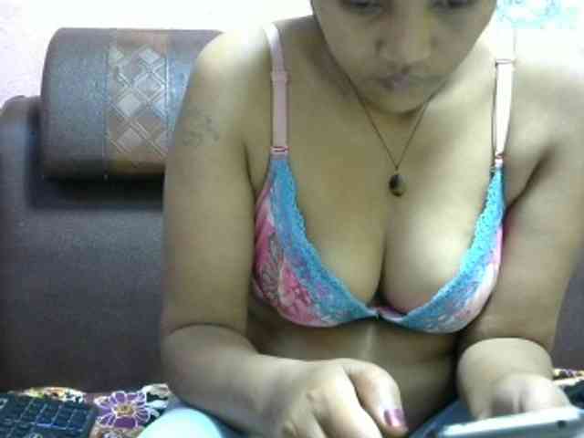 Lutricia Live Webcam on BongaCams