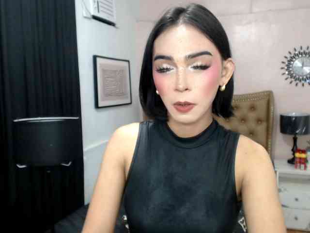 pearlmoore Live Webcam on BongaCams