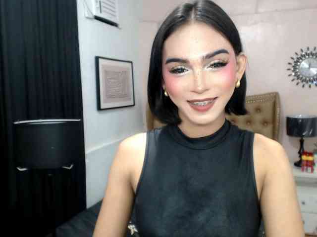 pearlmoore Live Webcam on BongaCams