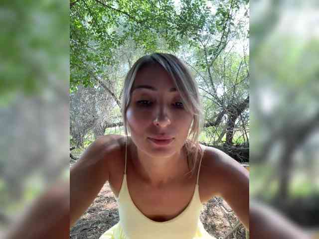 real web cam show Great-Karina