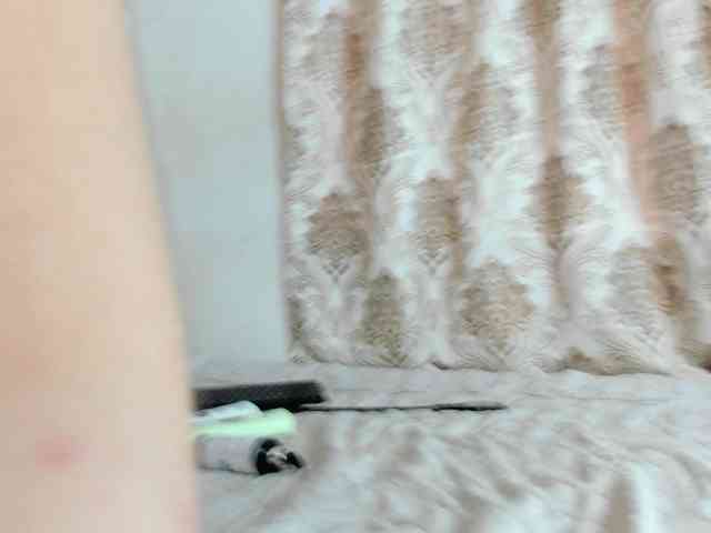 BelindaAndAmbar webcam