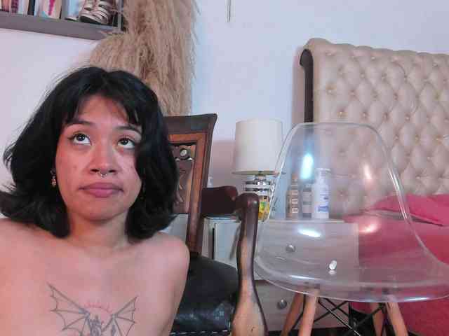 BelindaAndAmbar webcam