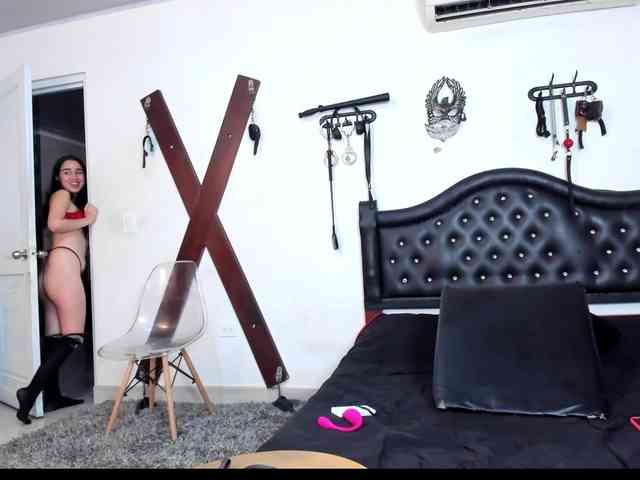 BelindaAndAmbar webcam
