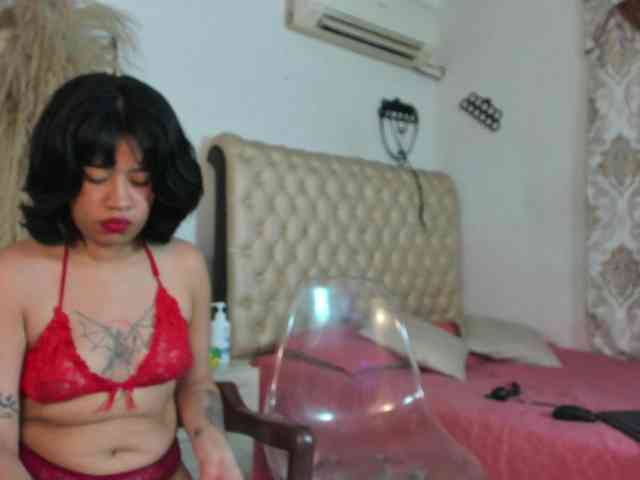 BelindaAndAmbar webcam