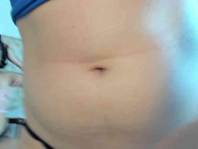 BelindaAndAmbar webcam