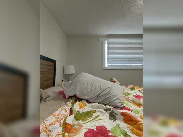 SweetMayles33 webcam bongacams model stream image