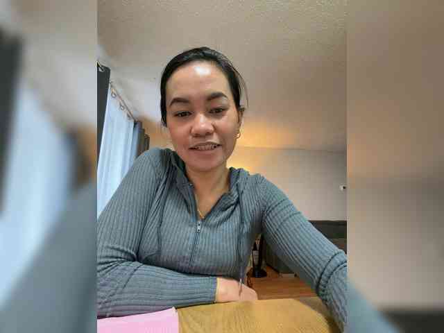 SweetMayles33 webcam