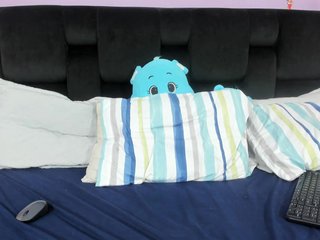 KendallWings Porn Show