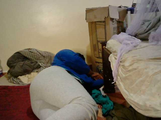 le modèle LOVELY-JAZMINE est en webcam porno dans un show sur le site bongacams, il possède les tags suivants: Ebony,Brunette,Trimmed