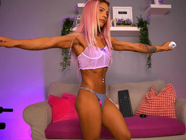 Sex chat gratuit in direct cu SarahRaynex pe BongaCams