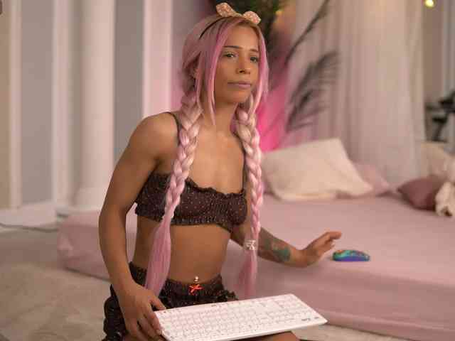 SarahRaynex webcam