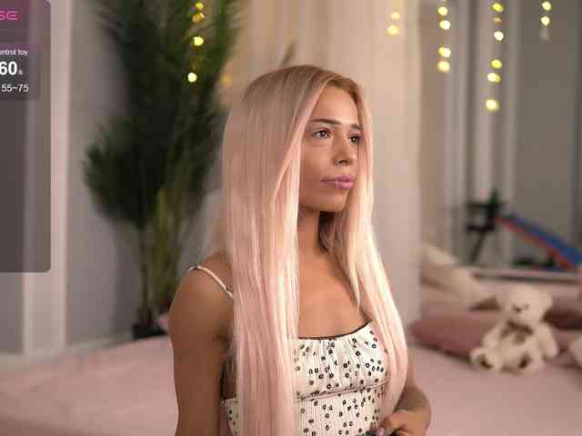 SarahRaynex webcam