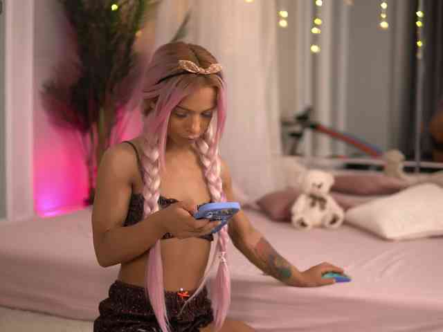 SarahRaynex webcam