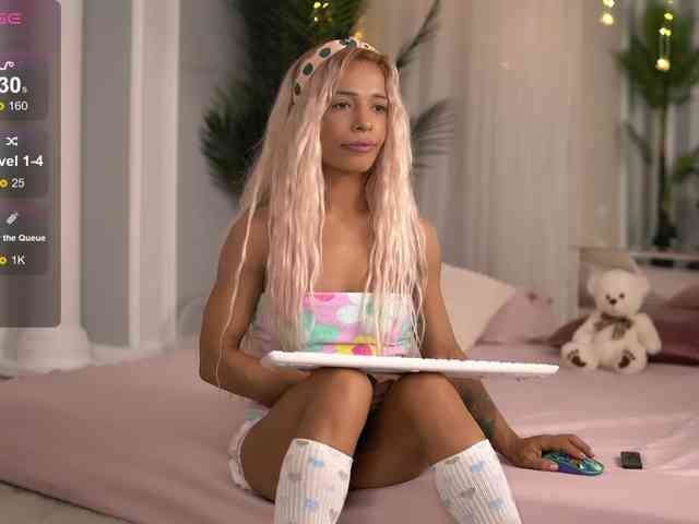 SarahRaynex webcam