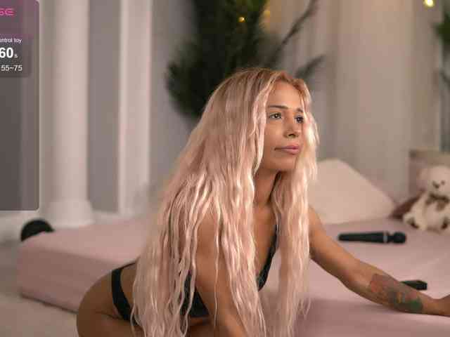SarahRaynex webcam