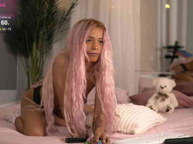 SarahRaynex webcam