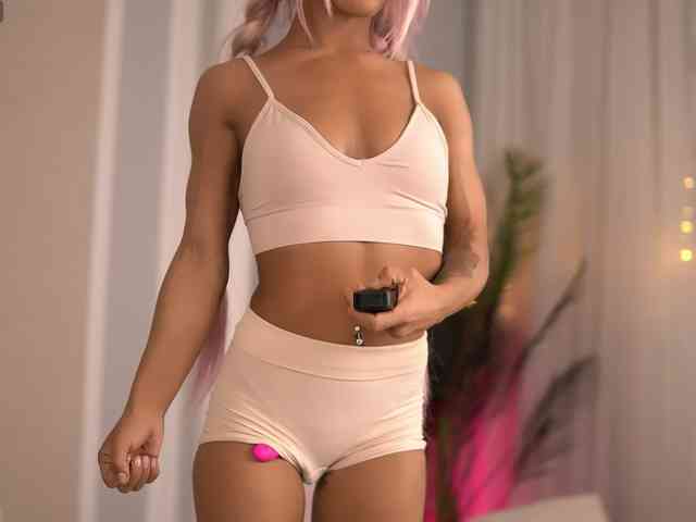 SarahRaynex webcam