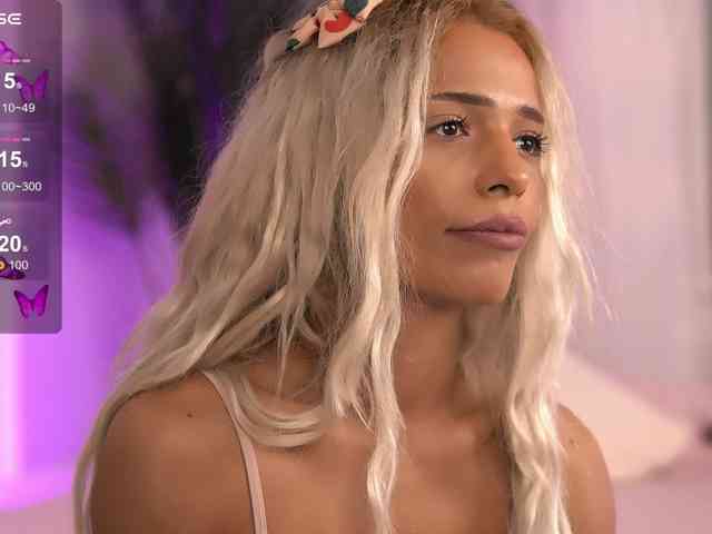 SarahRaynex Live Webcam on BongaCams