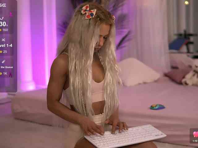 SarahRaynex Live Webcam on BongaCams