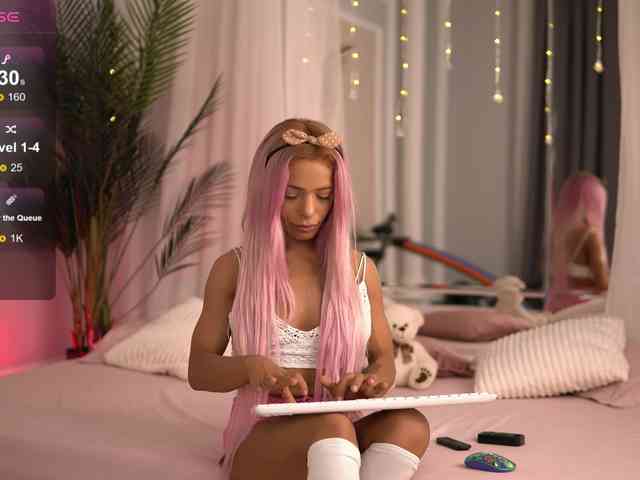 live nude chatroom SarahRaynex