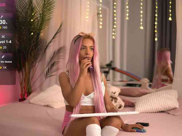 SarahRaynex webcam