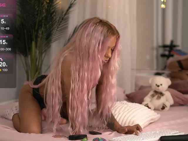 SarahRaynex webcam