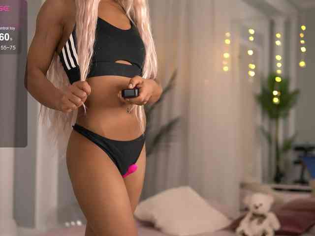 SarahRaynex webcam